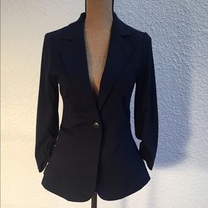 Scrunched sleeve blazer